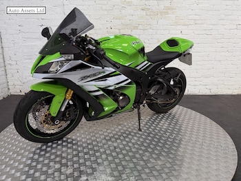 Used Kawasaki Ninja ZX-10R 2014 for sale - bike-78055396: Photo