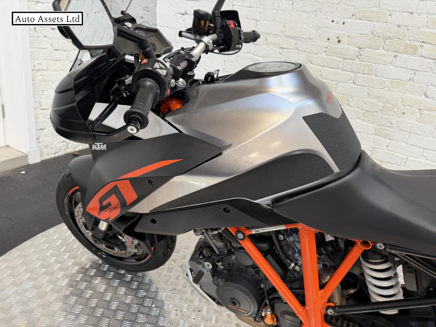 KTM 1290 Super Duke GT