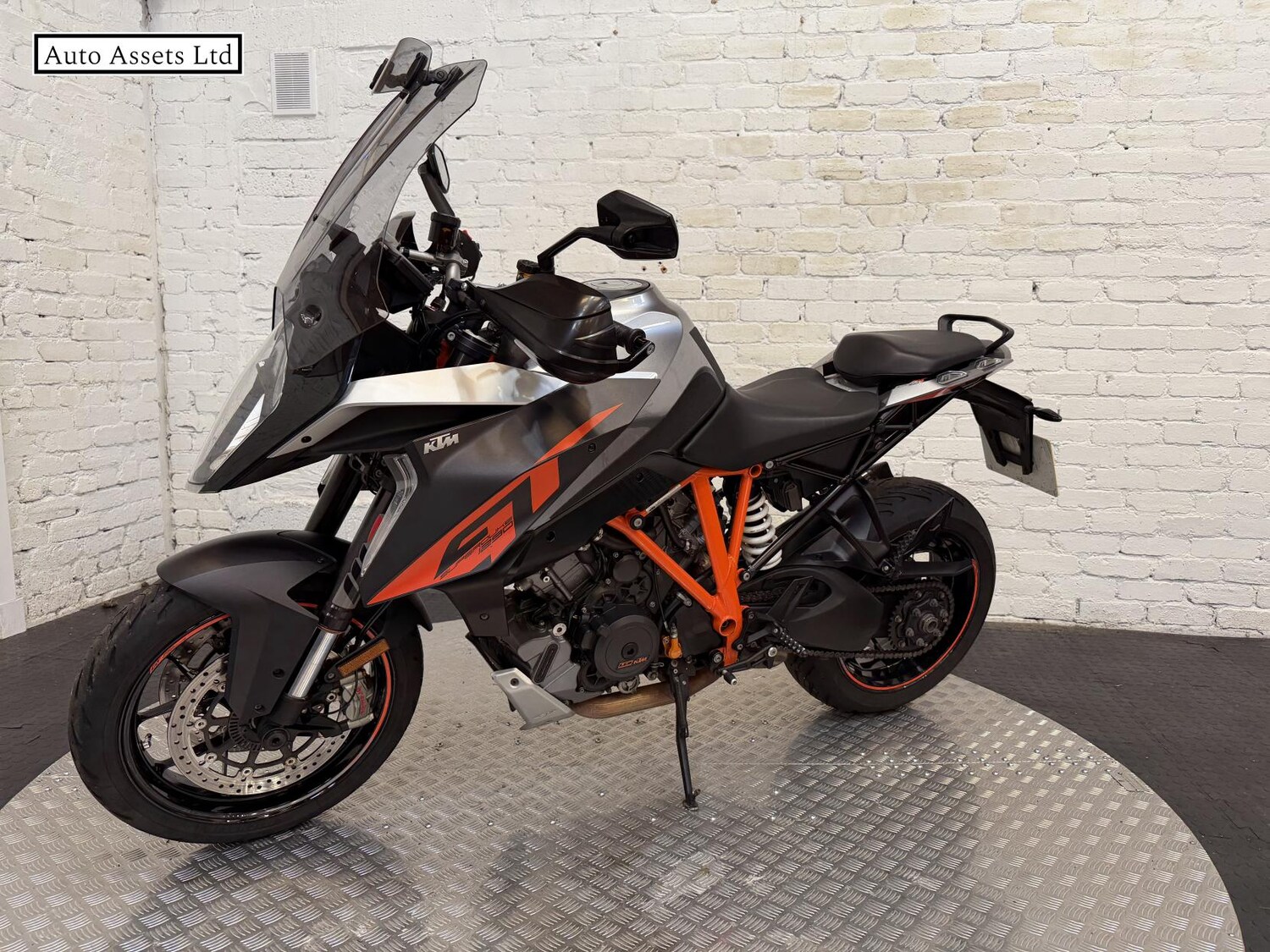 KTM 1290 Super Duke GT