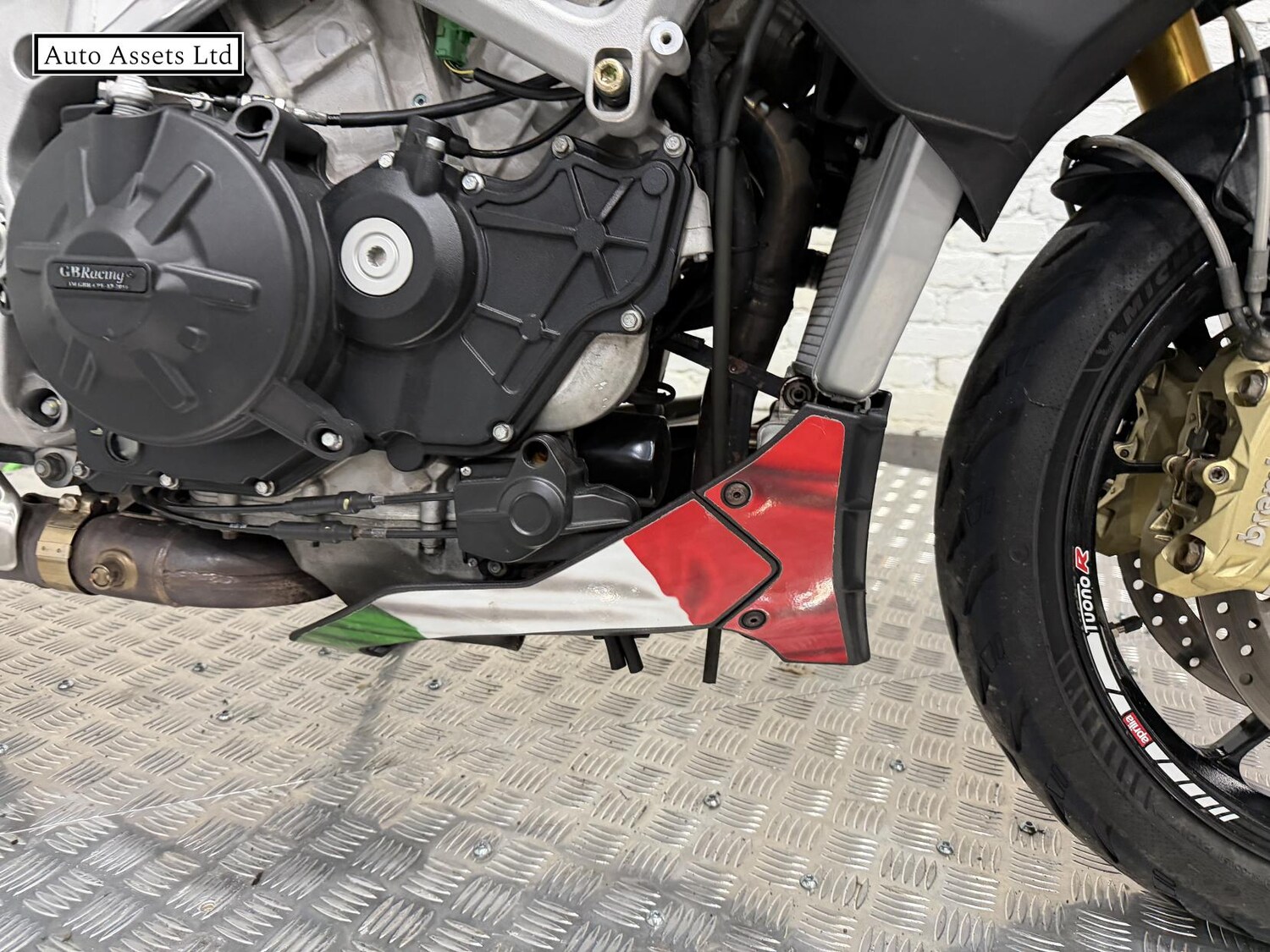 Aprilia Tuono 1000 V4