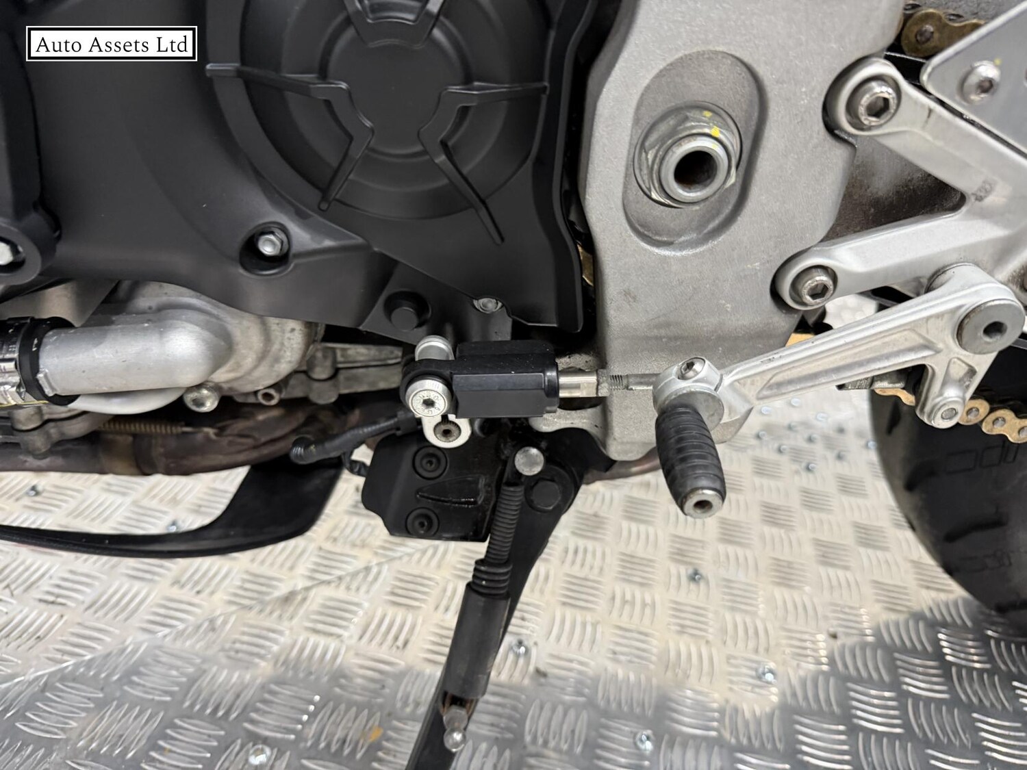 Aprilia Tuono 1000 V4