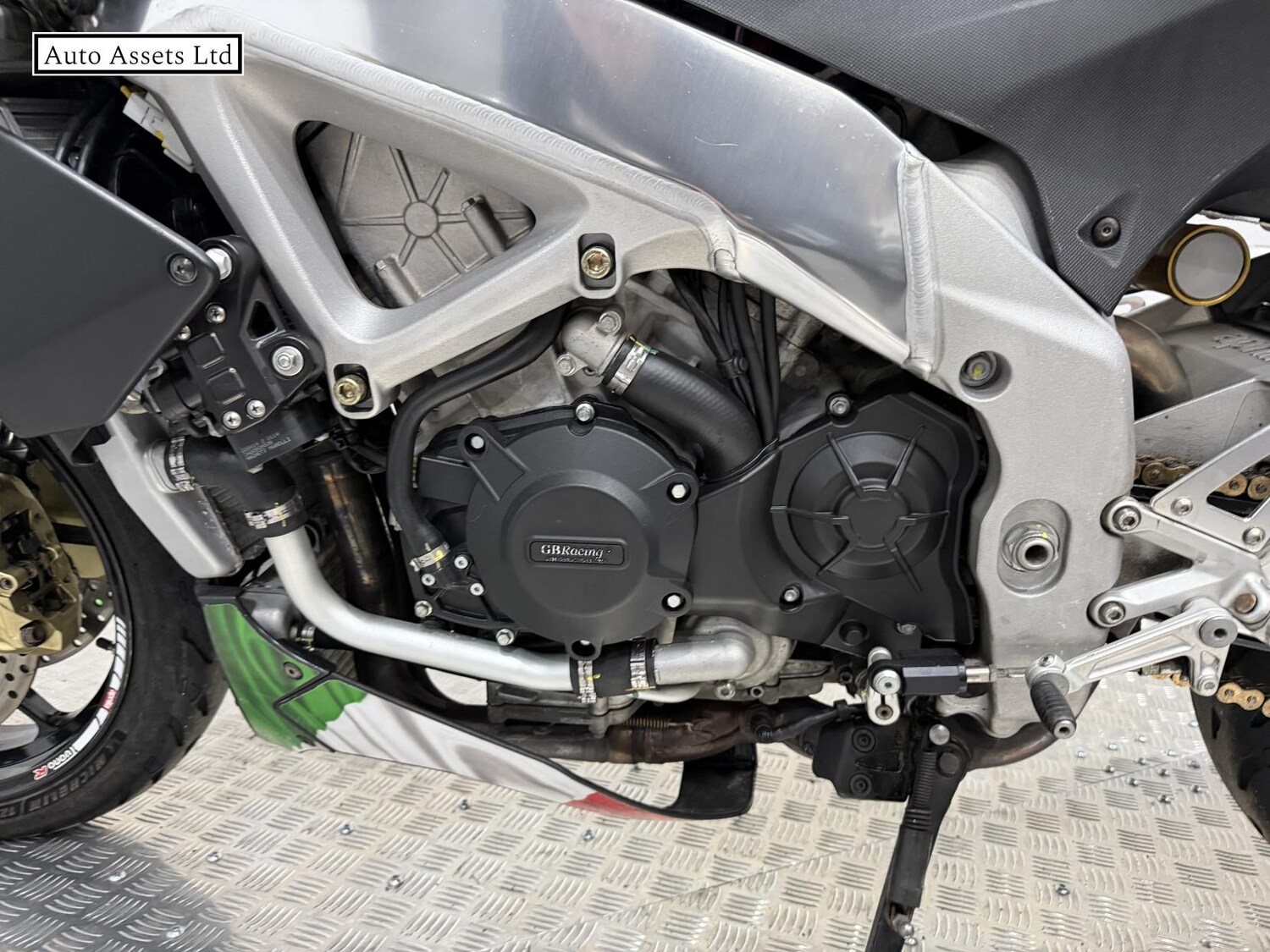 Aprilia Tuono 1000 V4