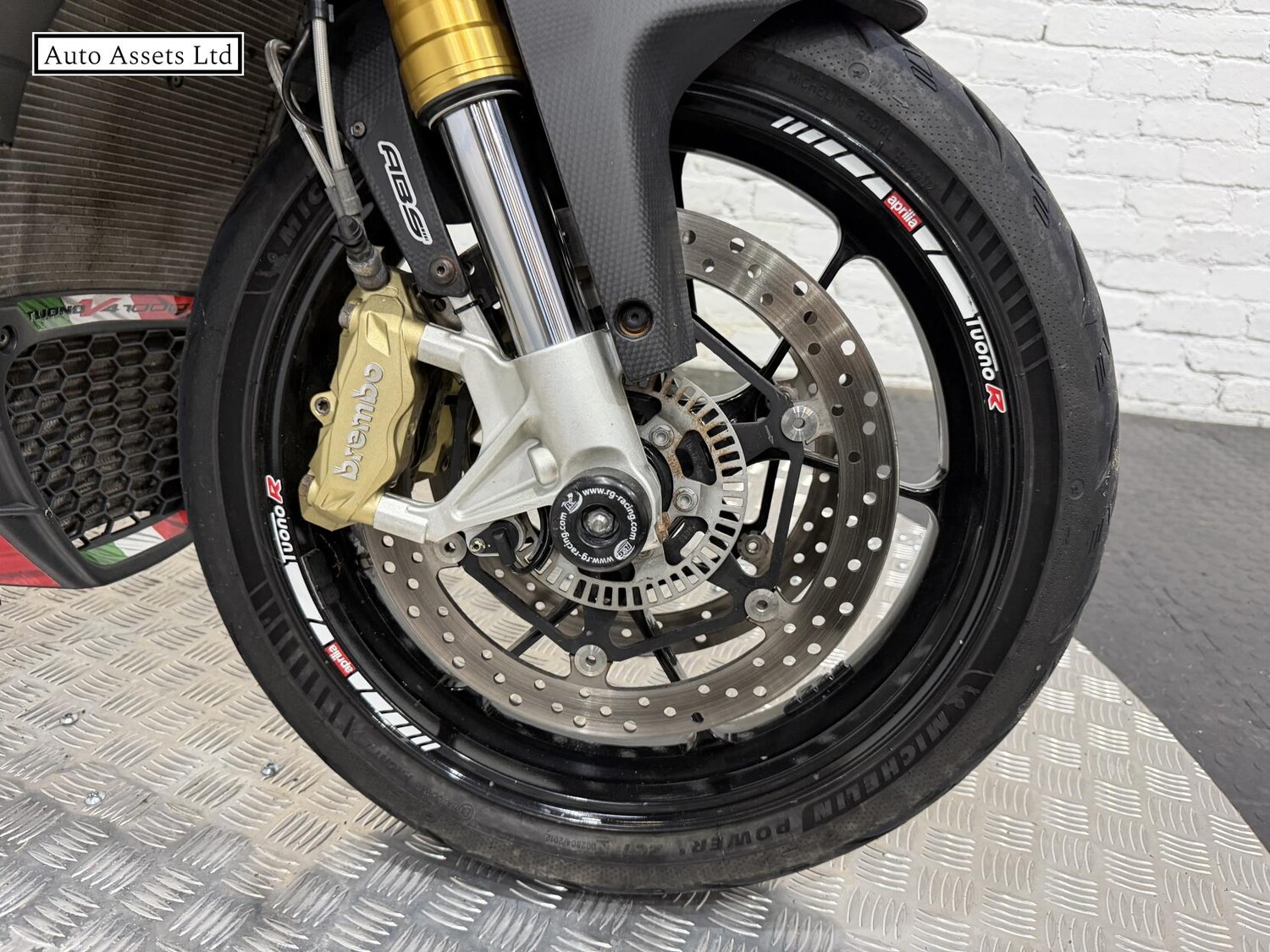 Aprilia Tuono 1000 V4