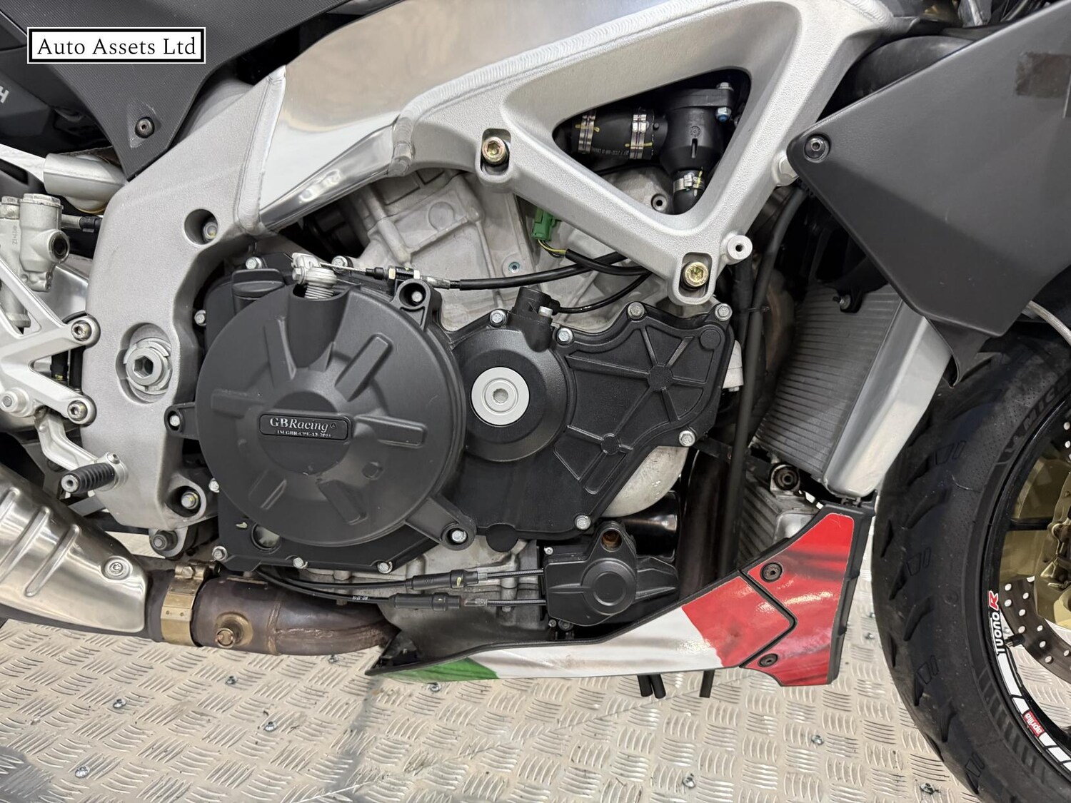 Aprilia Tuono 1000 V4