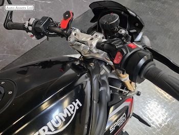 Used Triumph Speed Triple 1200 2021 for sale - bike-78524040: Photo