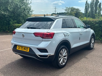 Used Volkswagen T-Roc 2020 for sale - 75571742: Photo