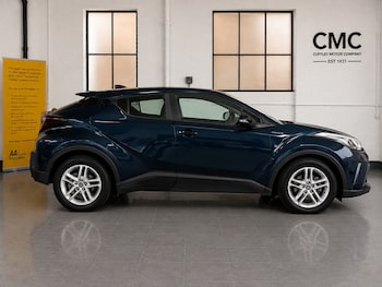 Used Toyota C-HR 2023 for sale - 79559957: Photo