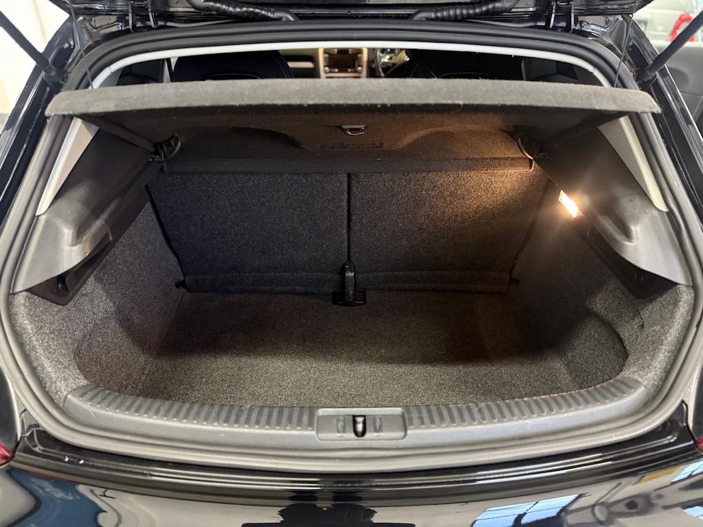 Used Volkswagen Scirocco 2011 for sale - 77010642: Photo 15