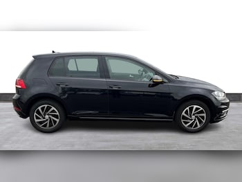 Used Volkswagen Golf 2019 for sale - 76532342: Photo