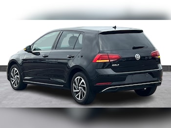 Used Volkswagen Golf 2019 for sale - 76532342: Photo