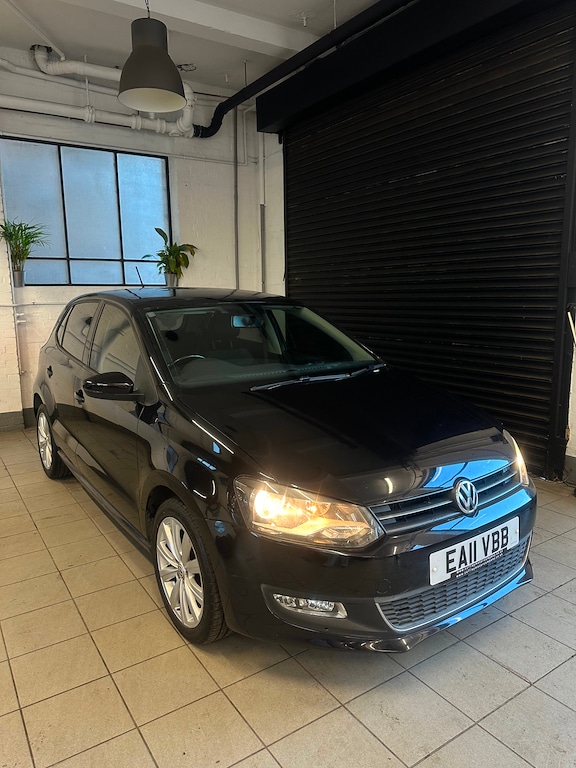 Used Volkswagen Polo 2011 for sale - 76922075: Photo 1