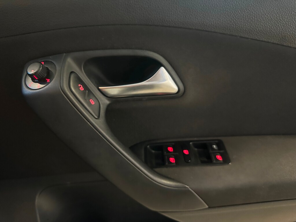 Used Volkswagen Polo 2011 for sale - 76922075: Photo 11