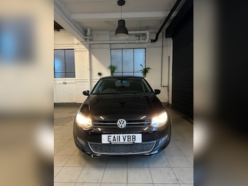 Used Volkswagen Polo 2011 for sale - 76922075: Photo