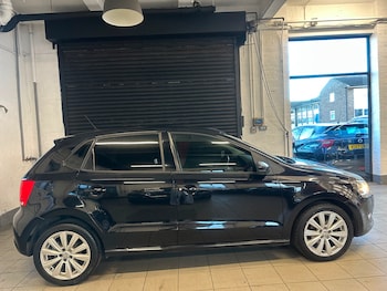 Used Volkswagen Polo 2011 for sale - 76922075: Photo