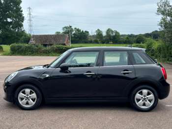 Used MINI Hatch 2019 for sale - 75396350: Photo