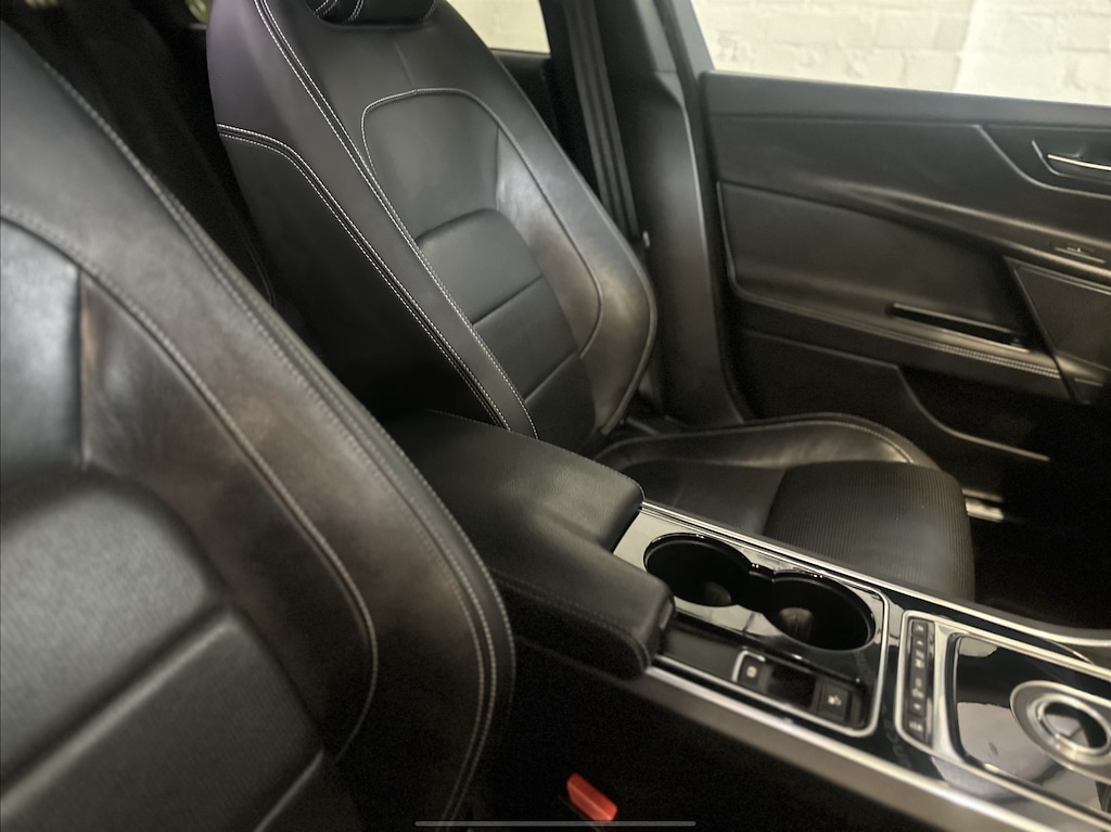 Used Jaguar XE 2017 for sale - 77877952: Photo 15