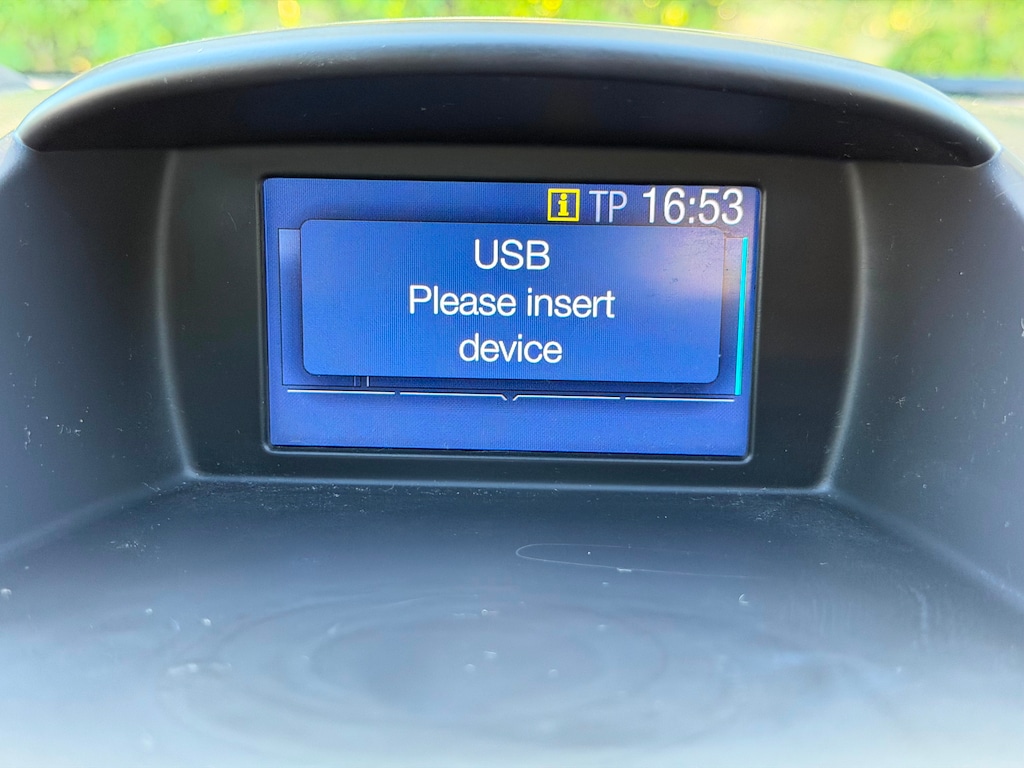 Used Ford Fiesta 2015 for sale - 76580400: Photo 25