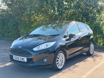 Used Ford Fiesta 2015 for sale - 76580400: Photo