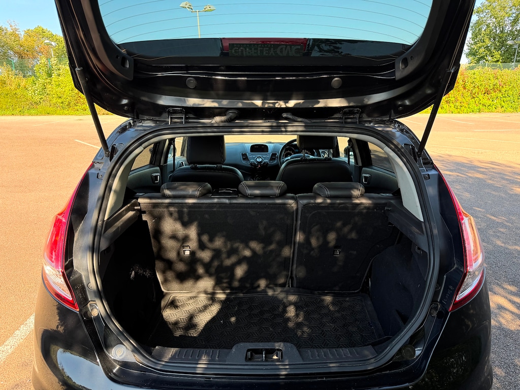 Used Ford Fiesta 2015 for sale - 76580400: Photo 9