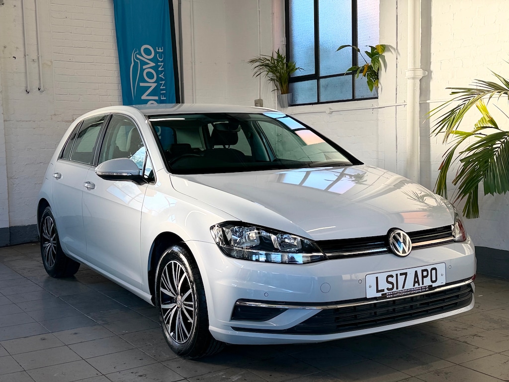Used Volkswagen Golf 2017 for sale - 77877931: Photo 1