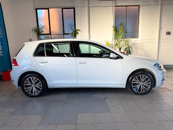 Used Volkswagen Golf 2017 for sale - 77877931: Photo