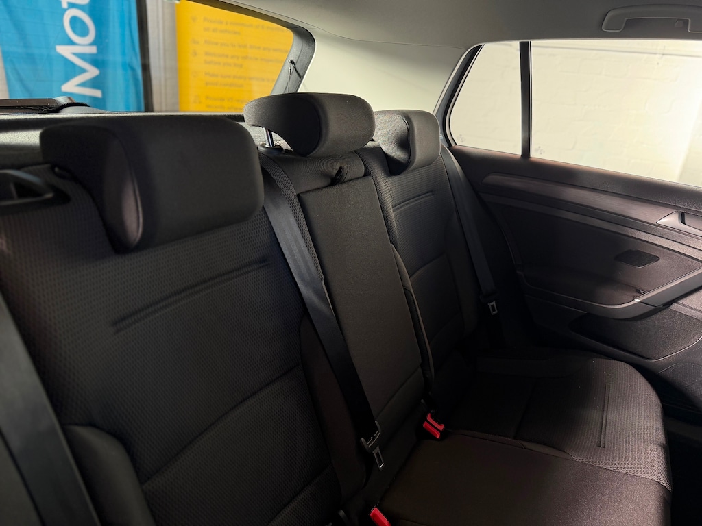 Used Volkswagen Golf 2017 for sale - 77877931: Photo 9