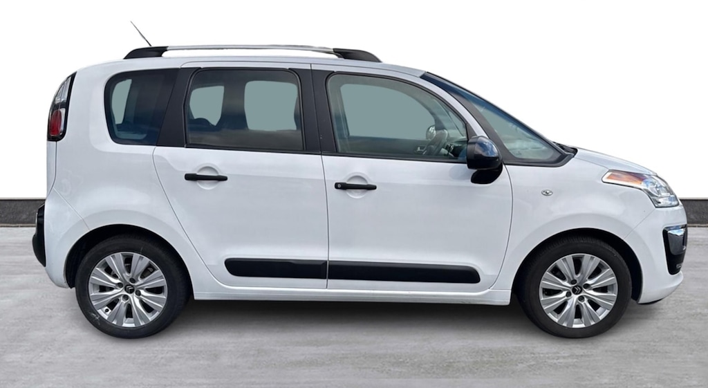 Used Citroen C3 Picasso 2017 for sale - 76393839: Photo 2