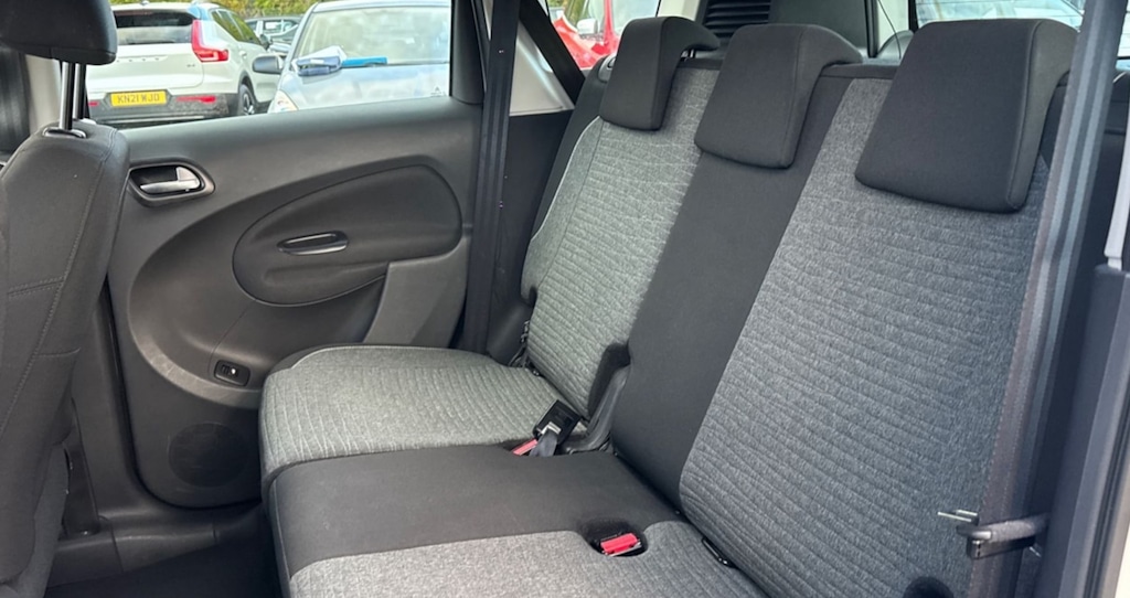 Used Citroen C3 Picasso 2017 for sale - 76393839: Photo 6