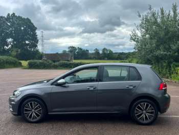 Used Volkswagen Golf 2017 for sale - 75236085: Photo