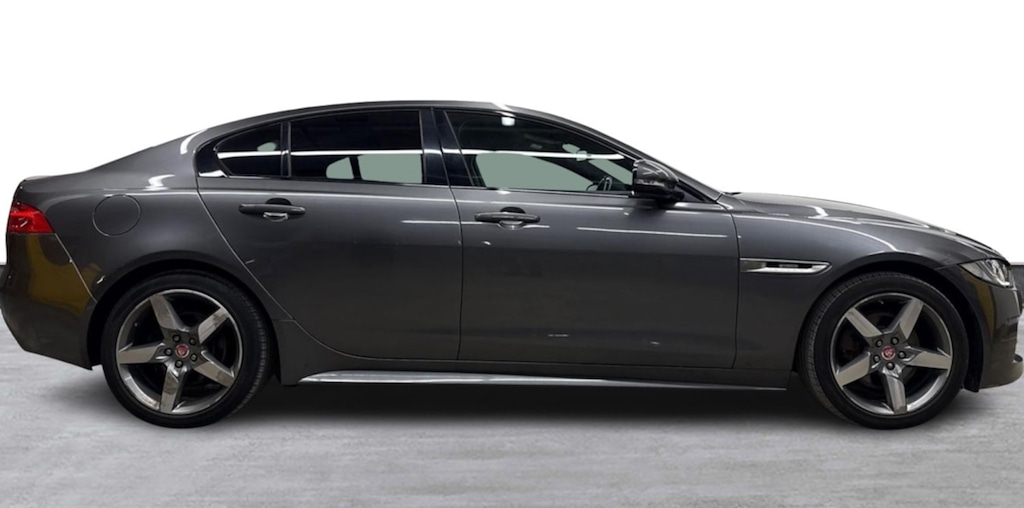 Used Jaguar XE 2017 for sale - 77111866: Photo 2