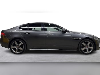 Used Jaguar XE 2017 for sale - 77111866: Photo