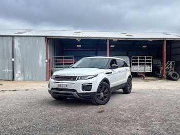 2017 - 2.0 TD4 SE Tech Auto 4WD Euro 6 (s/s) 5dr