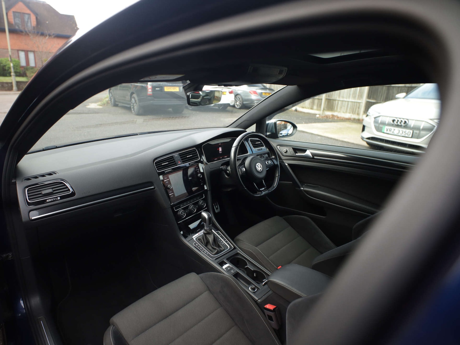 Used Volkswagen Golf 2018 for sale - 77264705: Photo 29