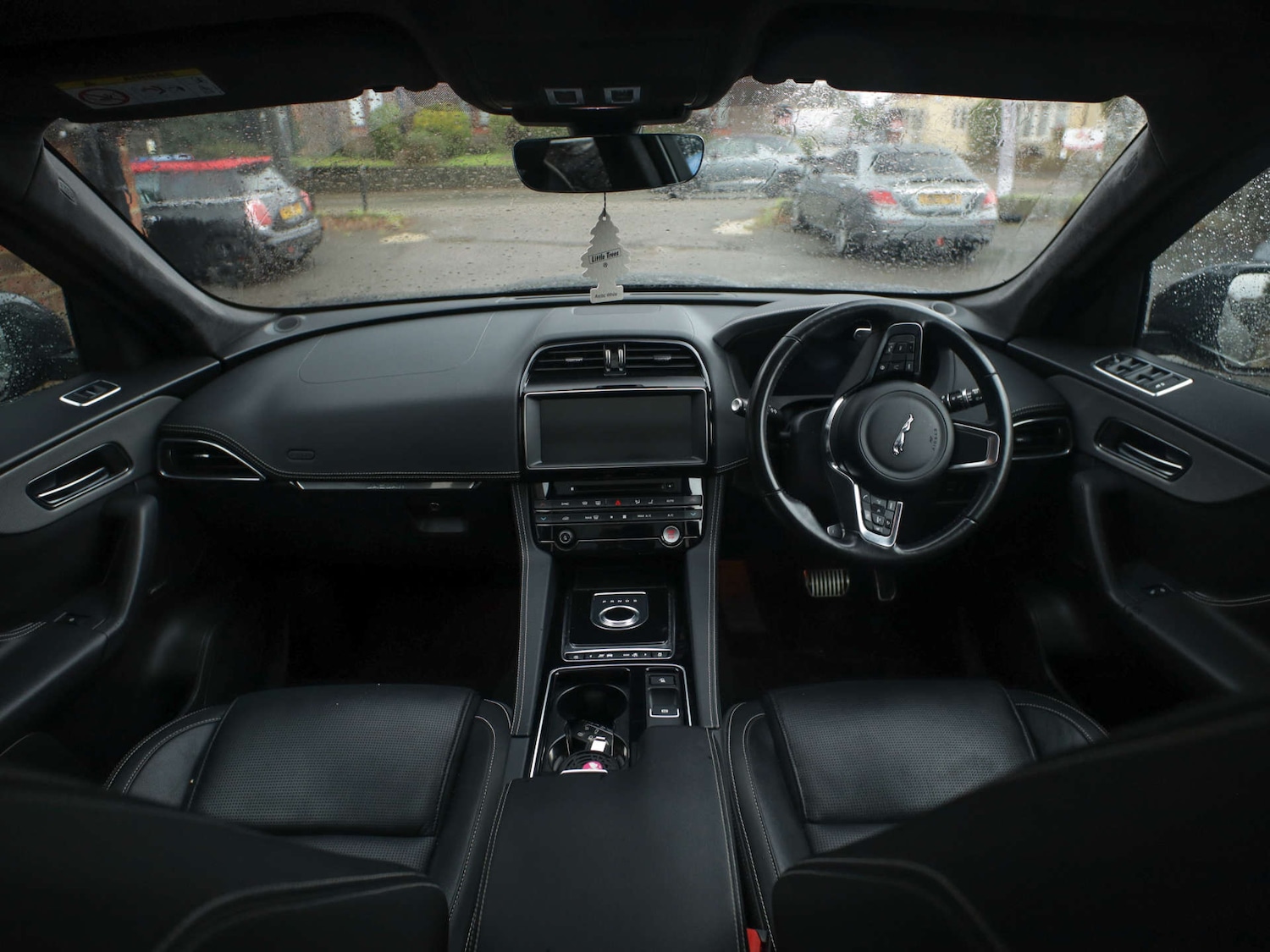 Used Jaguar F-Pace 2020 for sale - 77469814: Photo 2