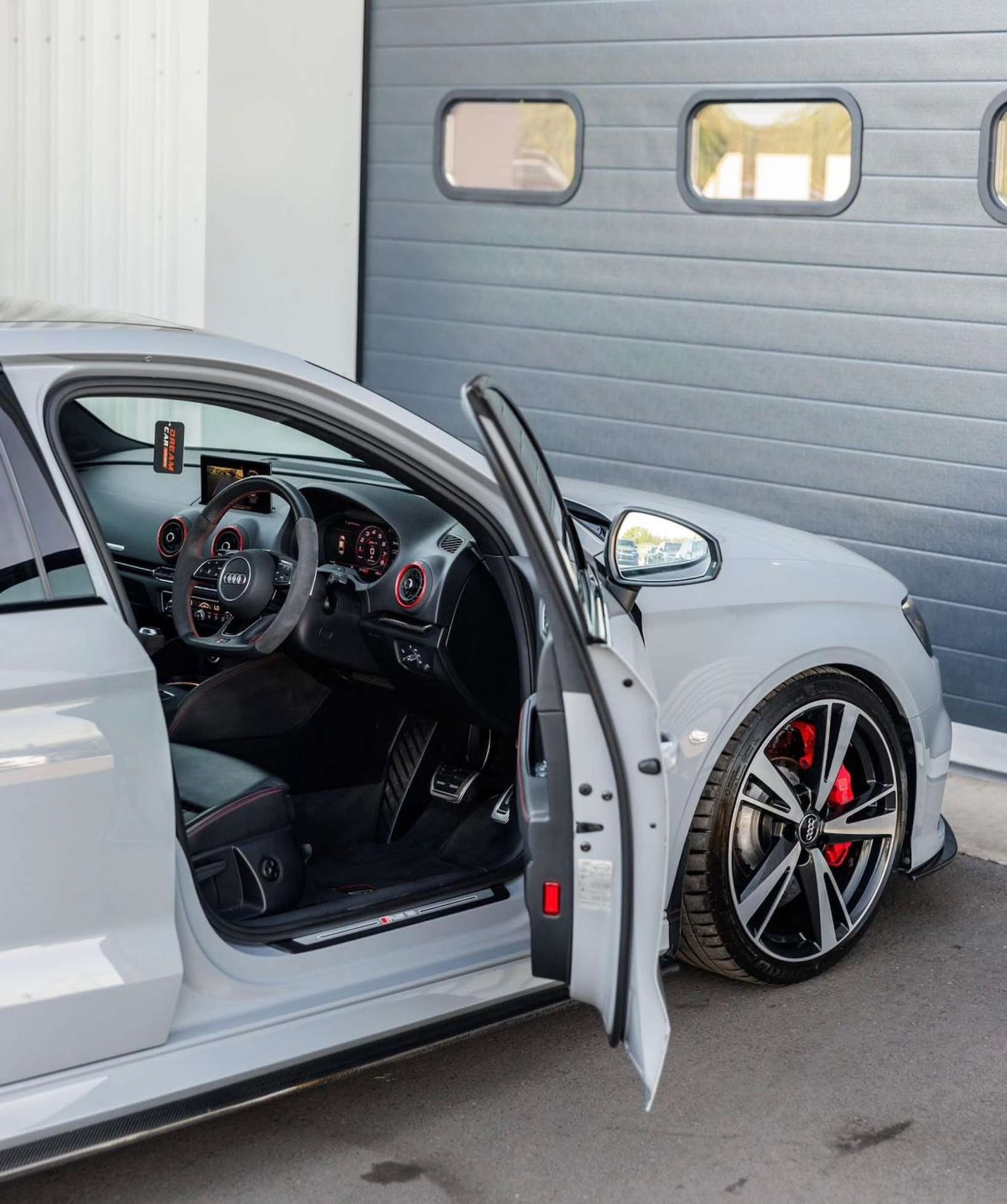 Used Audi RS3 2018 for sale - 77803648: Photo 4