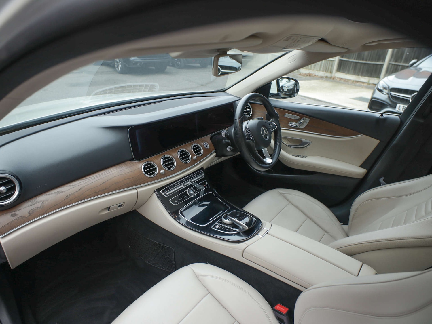 Used Mercedes-Benz E Class 2017 for sale - 77916399: Photo 24