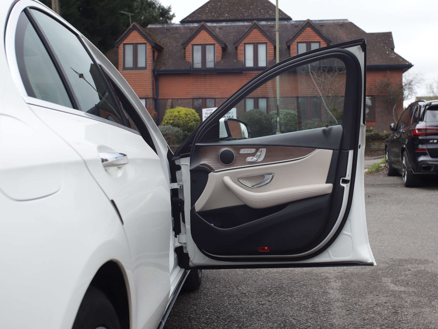 Used Mercedes-Benz E Class 2017 for sale - 77916399: Photo 25