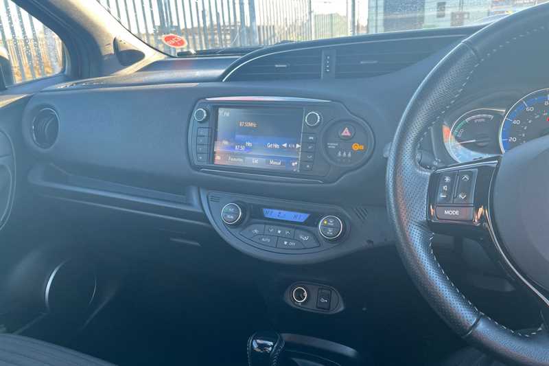 Used Toyota Yaris 2016 for sale - 77335229: Photo 14