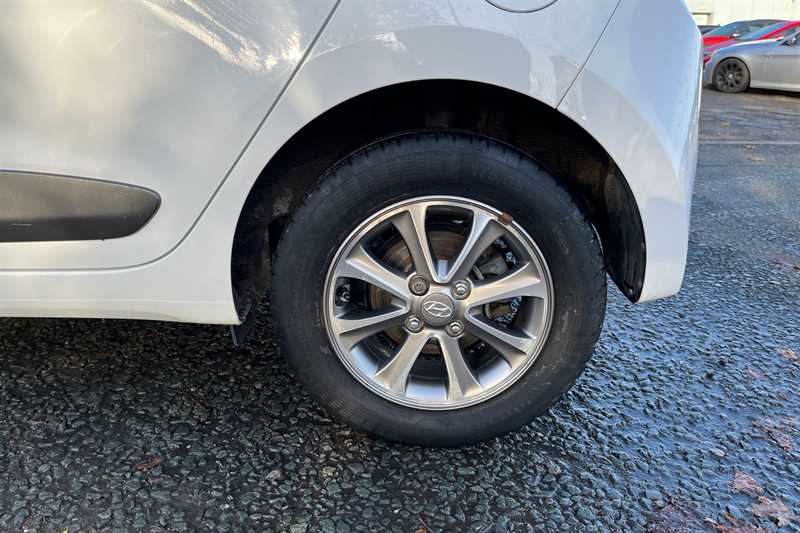 Used Hyundai i10 2016 for sale - 76362504: Photo 11