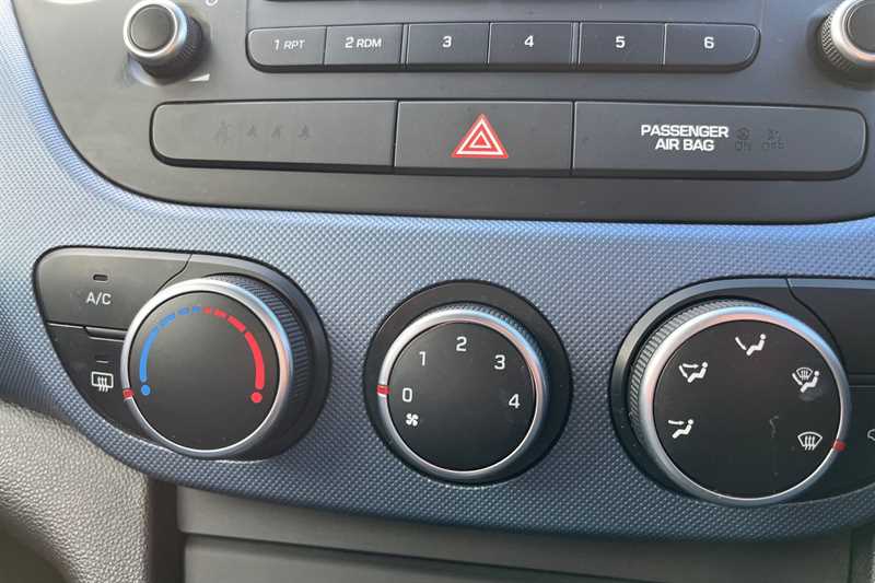 Used Hyundai i10 2016 for sale - 76362504: Photo 15