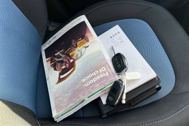 Used Hyundai i10 2016 for sale - 76362504: Photo 36