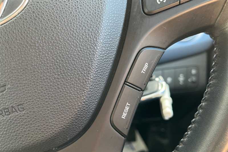 Used Hyundai i10 2016 for sale - 76362504: Photo 39