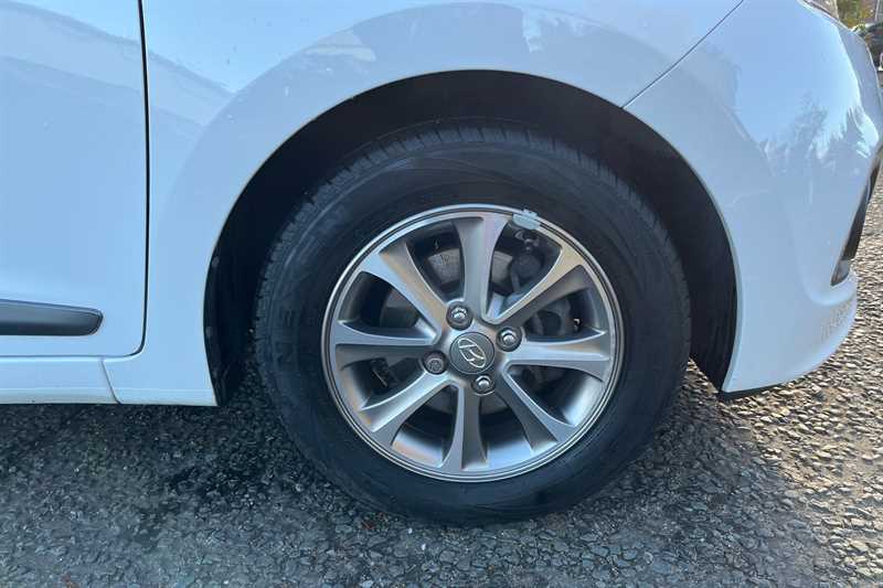 Used Hyundai i10 2016 for sale - 76362504: Photo 9