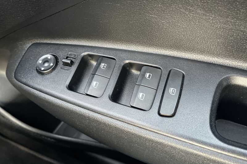 Used Hyundai i10 2023 for sale - 78217331: Photo 15