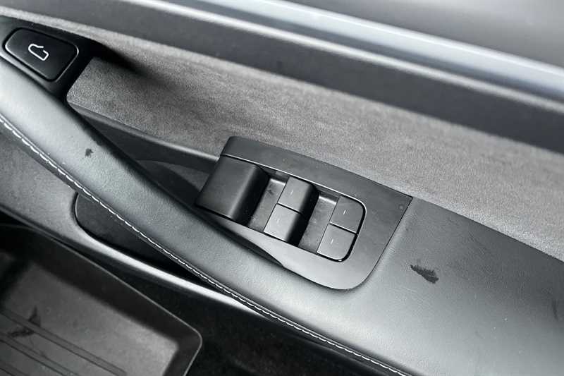 Used Tesla Model 3 2021 for sale - 77566638: Photo 16