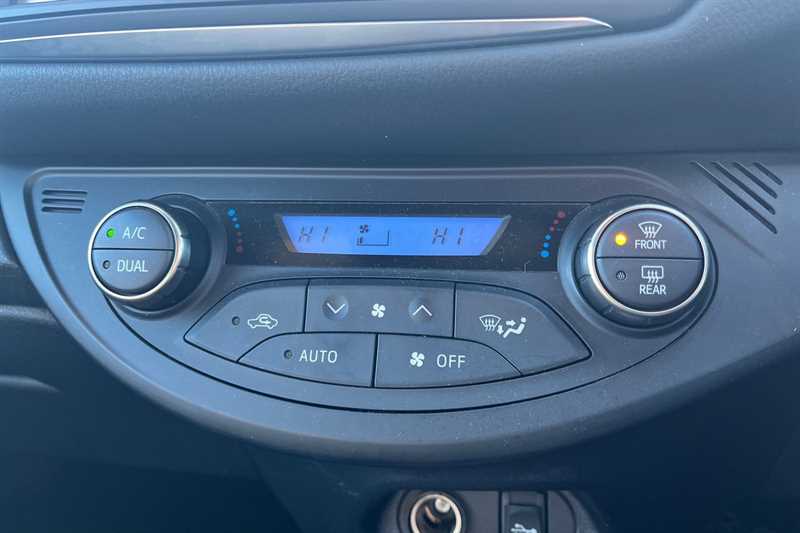 Used Toyota Yaris 2016 for sale - 77316887: Photo 15