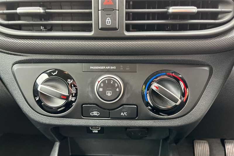 Used Hyundai i10 2021 for sale - 76272705: Photo 15