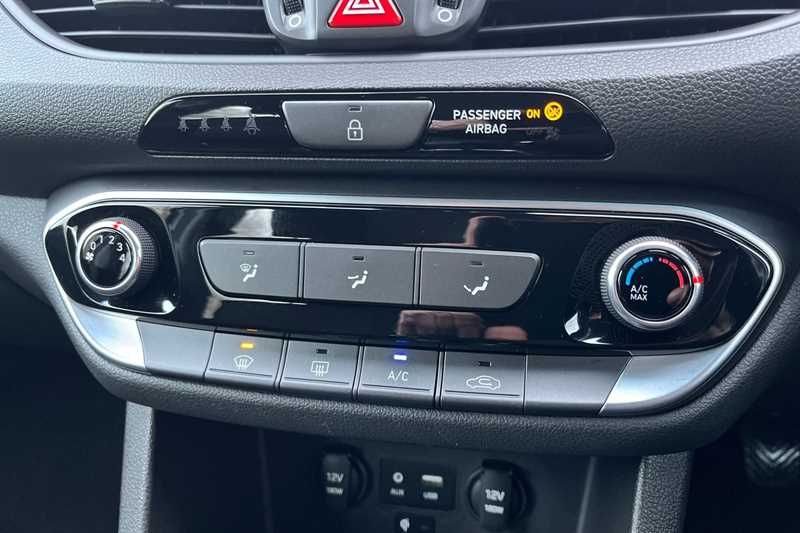 Used Hyundai i30 2017 for sale - 76956542: Photo 15