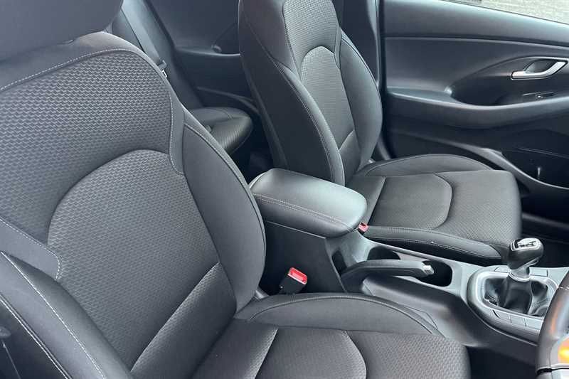 Used Hyundai i30 2017 for sale - 76956542: Photo 23