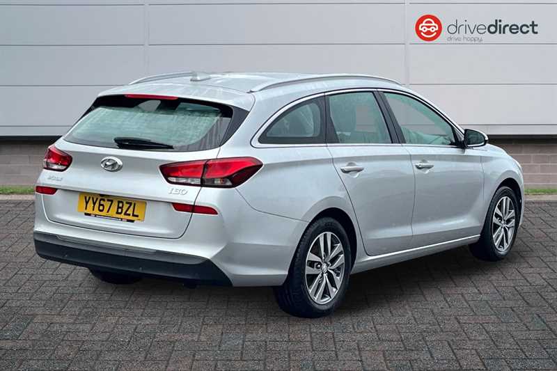 Used Hyundai i30 2017 for sale - 76956542: Photo 3
